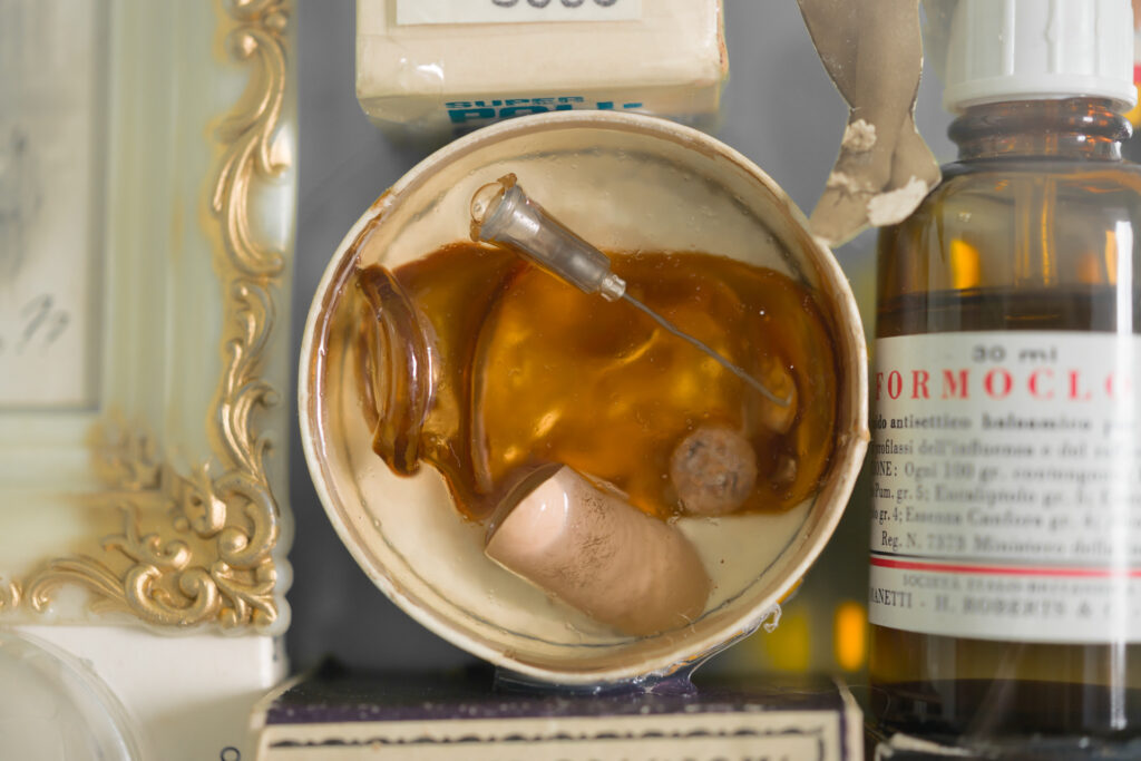 Christian Fogarolli, drugs, 2012 – Courtesy l_artista, Ph. F. Tommasoli(2)
