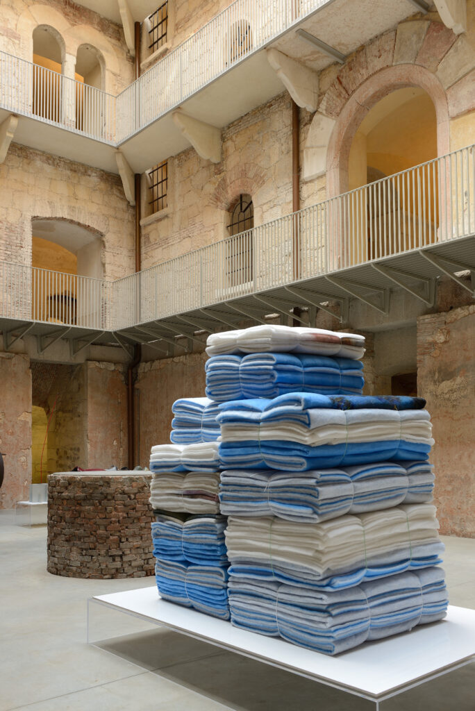 Corinna Gosmaro, Baggages, 2016 – Courtesy l_artista, Ph. M. A. Sereni