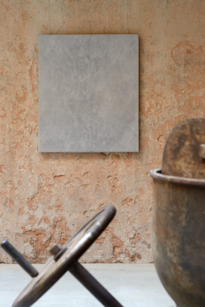 Étienne Chambaud, Contre-Dépouille, 2012 – Courtesy l_artista, Ph. M. A. Sereni