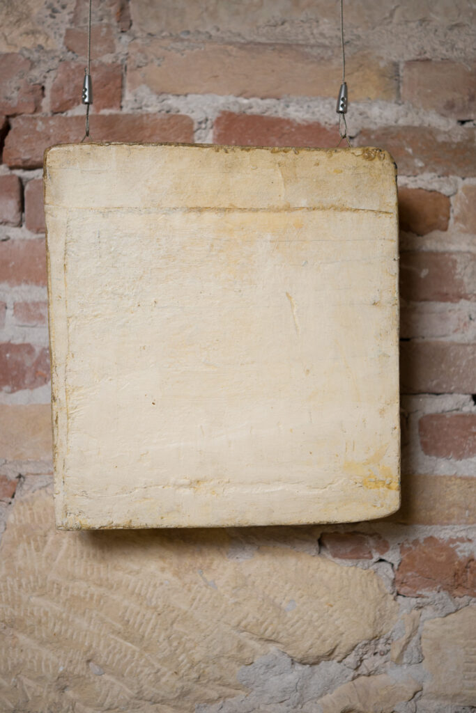 Lawrence Carroll, Untitled, 1994_1995 – Courtesy l_artista, Ph. F. Tommasoli(2)