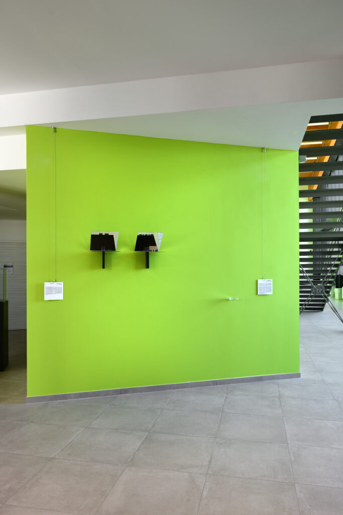 Mario Airò, Schmetterlingshertz, 1998, installation view, Polo di Ca’ Vignal – Courtesy l_artista, Ph. M. A. Sereni