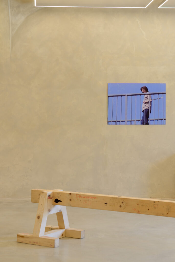 Eva Marisaldi, Mr. Miseria, 2002 – Courtesy l_artista, Ph. M. A. Sereni