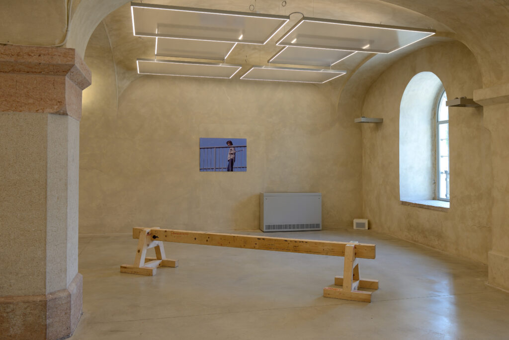 Eva Marisaldi, Mr. Miseria, 2002 – Courtesy l_artista, Ph. M. A. Sereni(1)