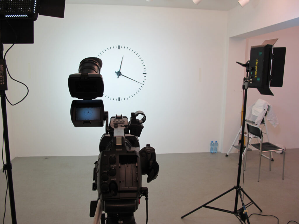 Ivan Moudov, Performing Time, 2012 – Courtesy l_artista(3)