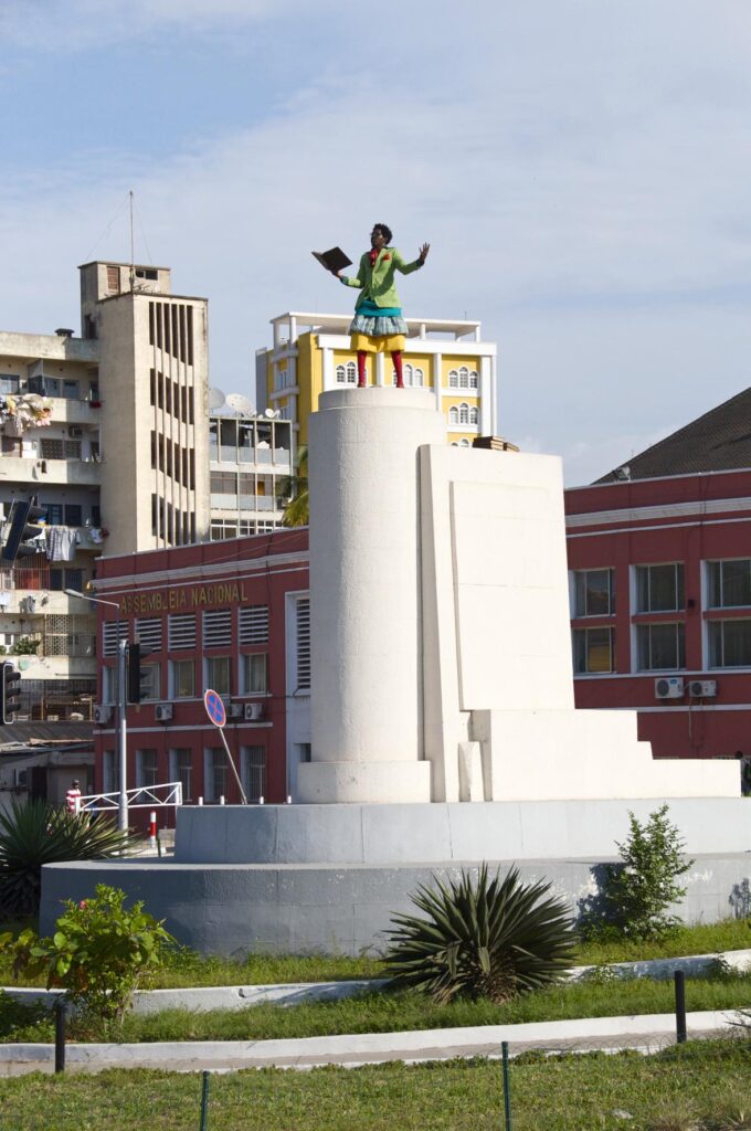 Kiluanji Kia Henda, Redefining the Power II (Serie 75 with Shunnuz Fiel), 2011 – Courtesy l_artista